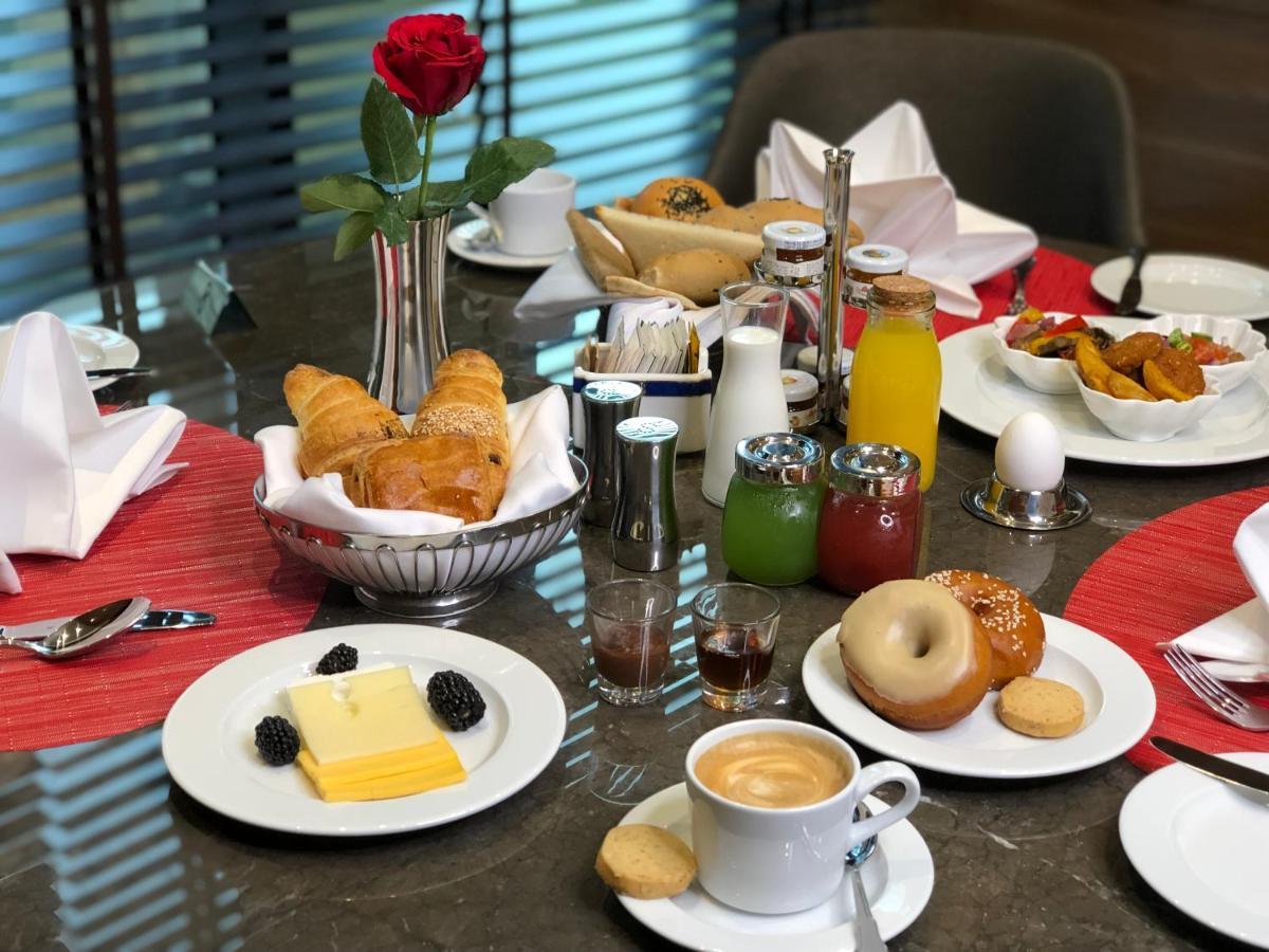 Ramada By Wyndham Continental Hotel Jeddah