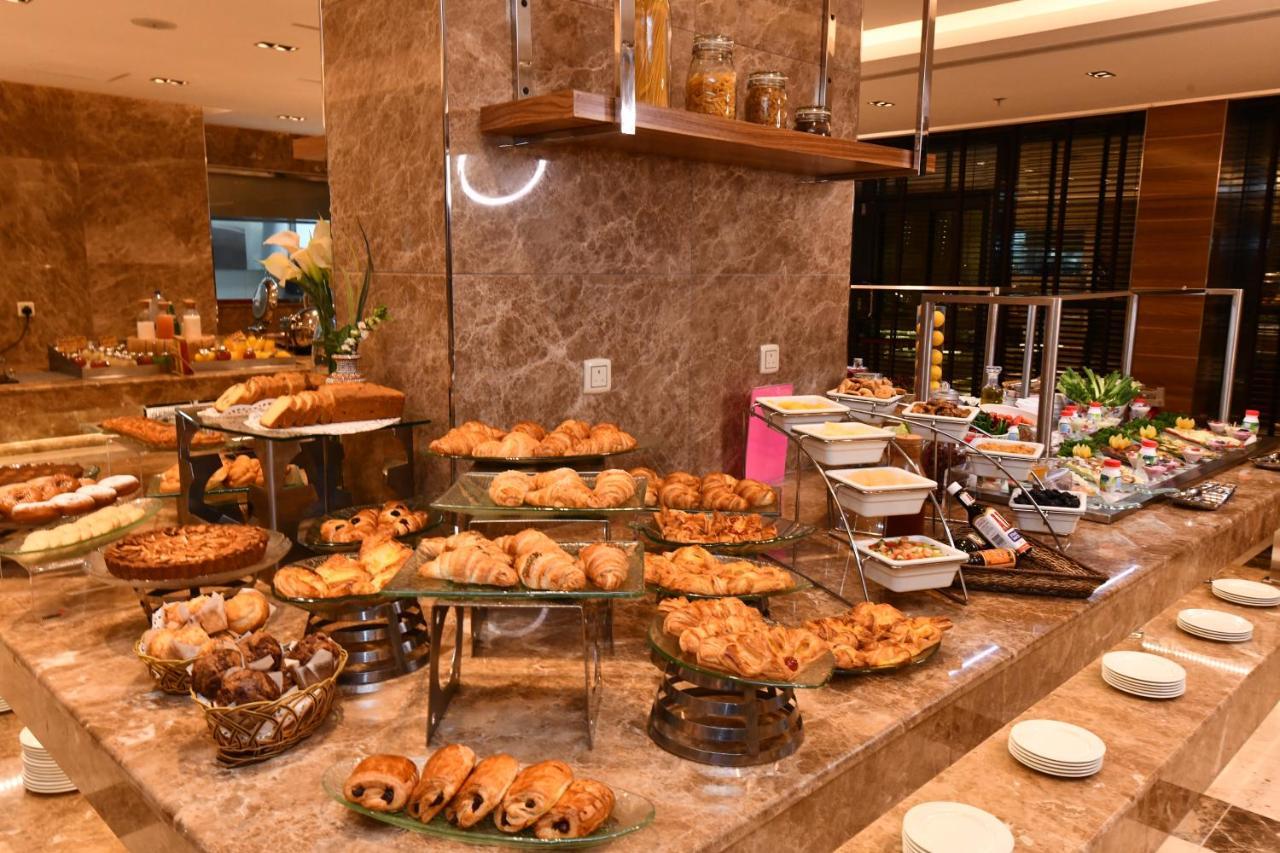 Hotel Ramada By Wyndham Continental 3*