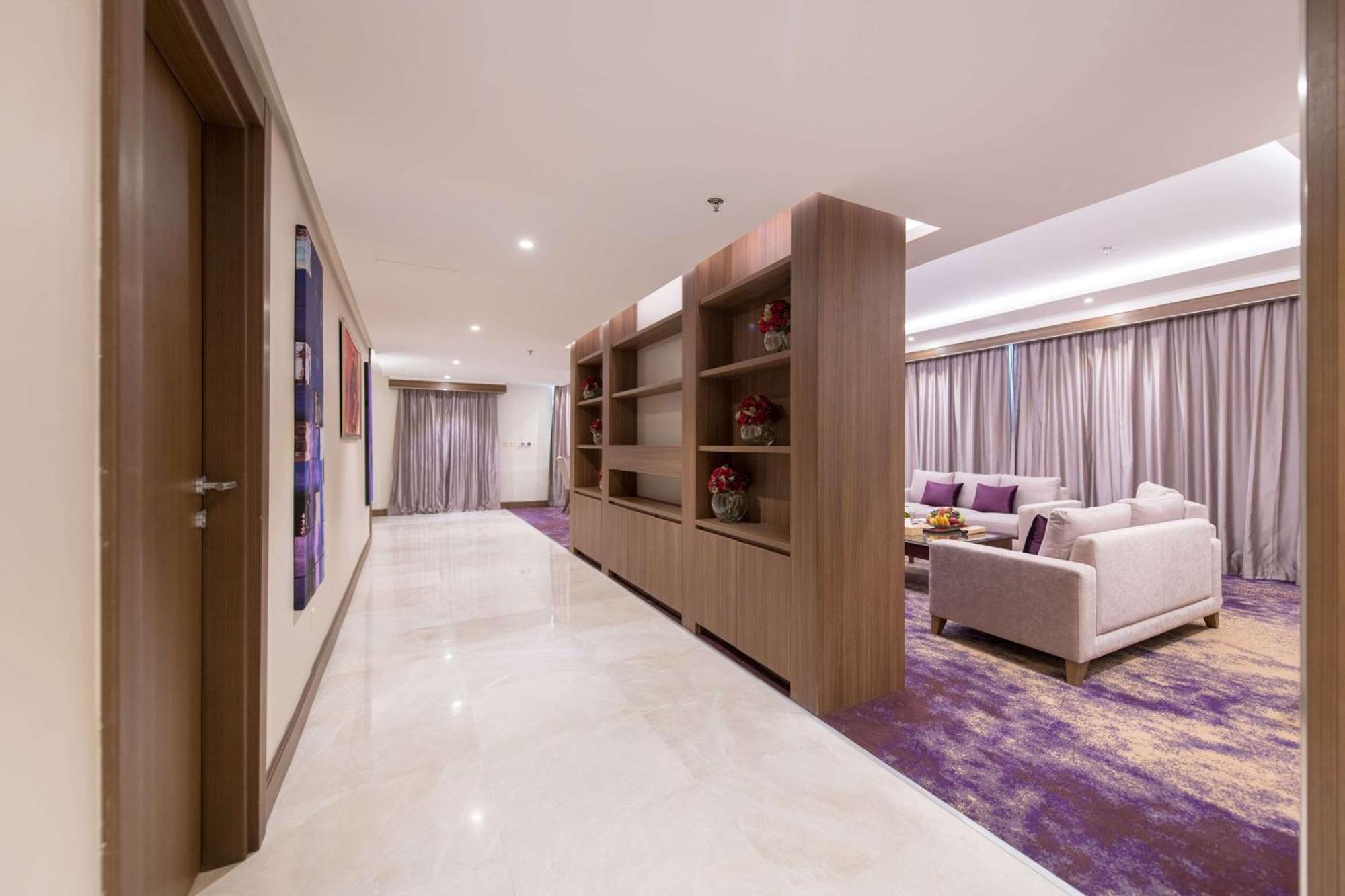 Ramada By Wyndham Continental Hotel Jeddah