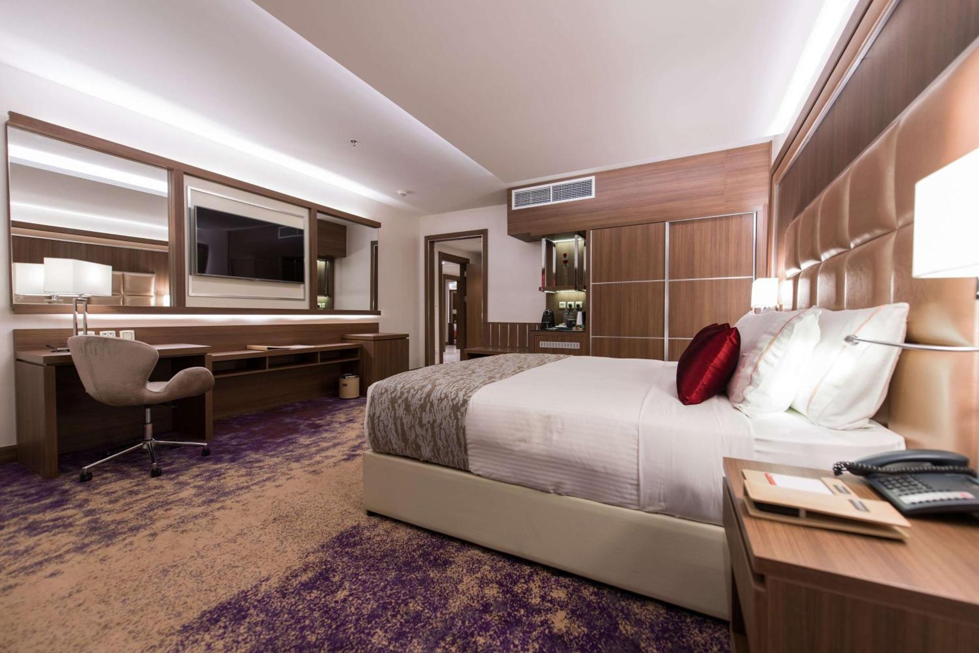 Ramada By Wyndham Continental Jeddah