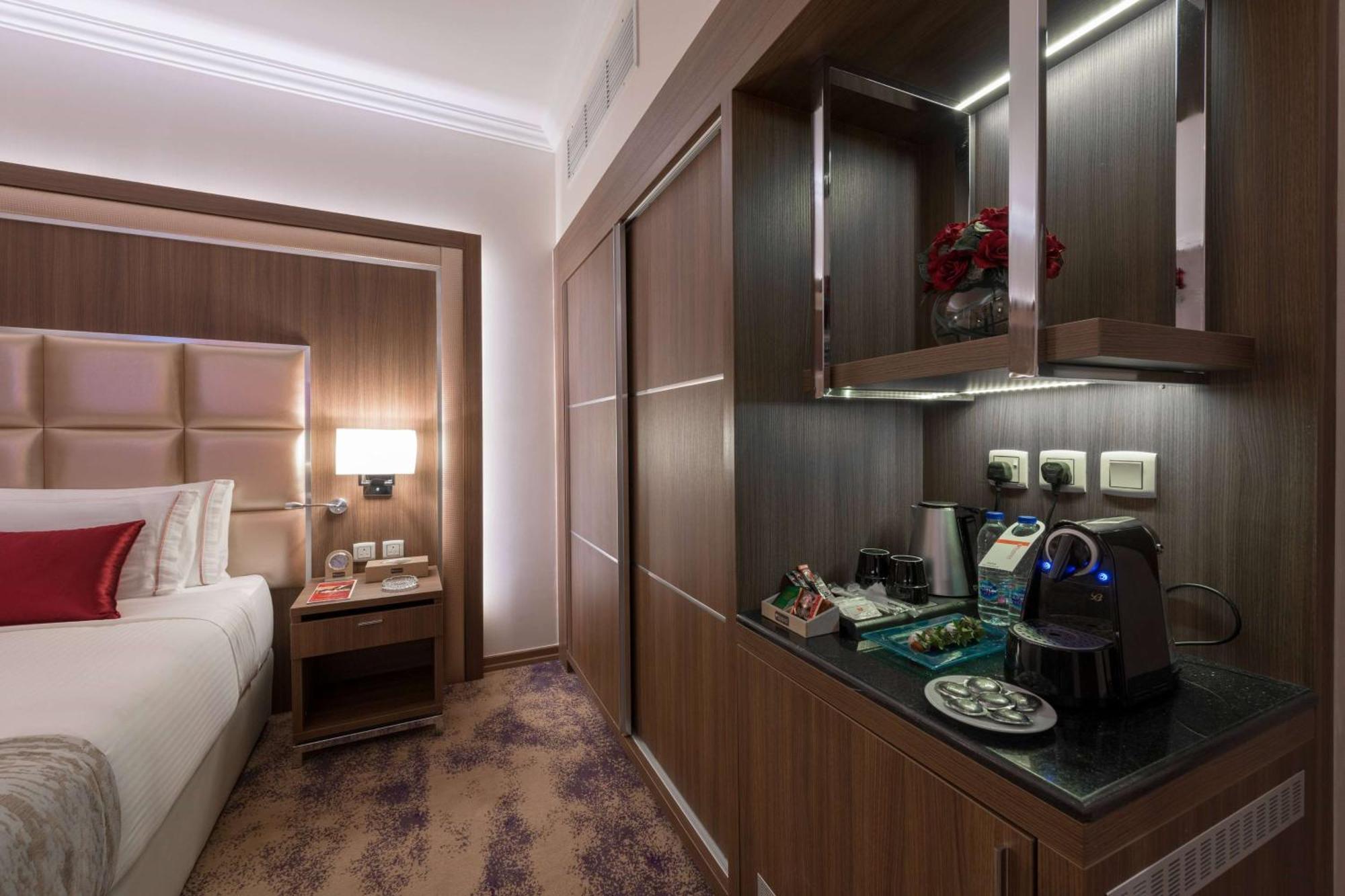 Hotel Ramada By Wyndham Continental Jeddah