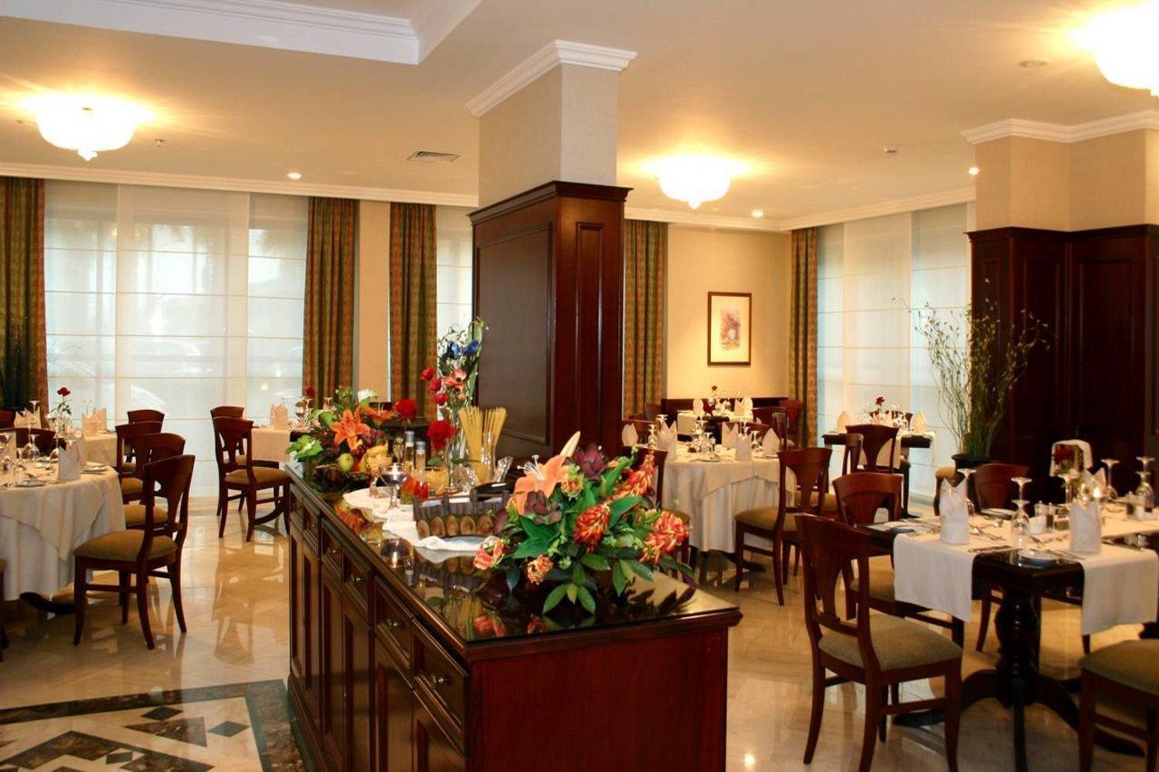 Hotel Ramada By Wyndham Continental