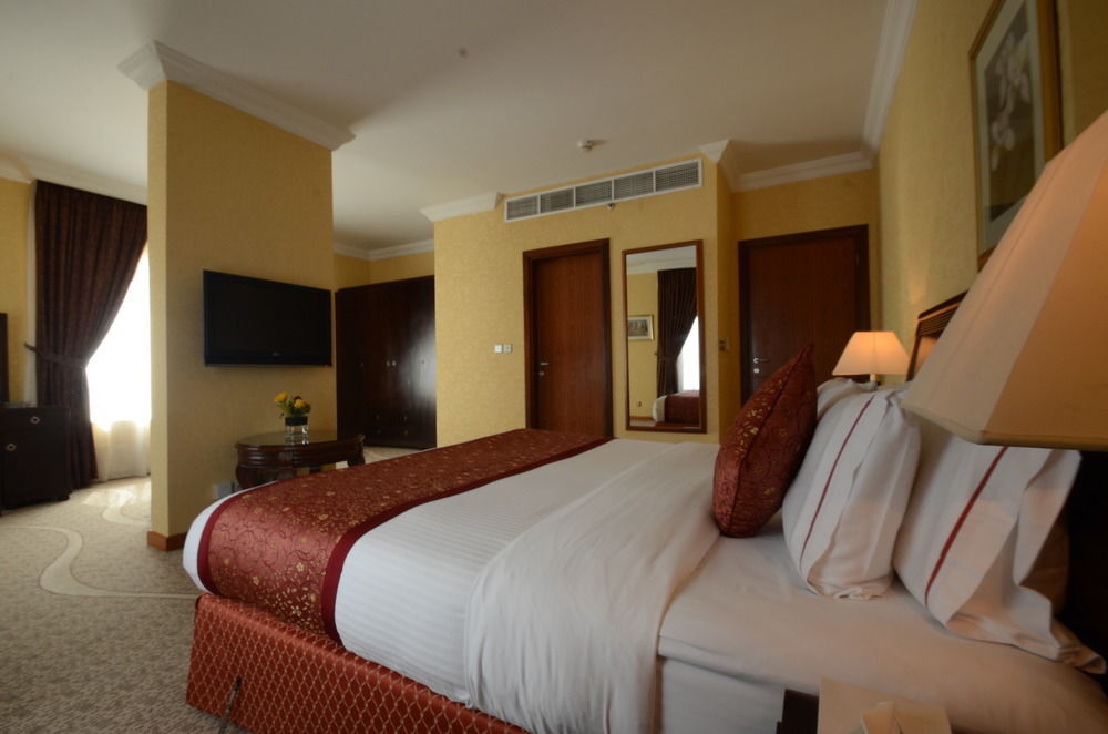 Hotel Ramada By Wyndham Continental