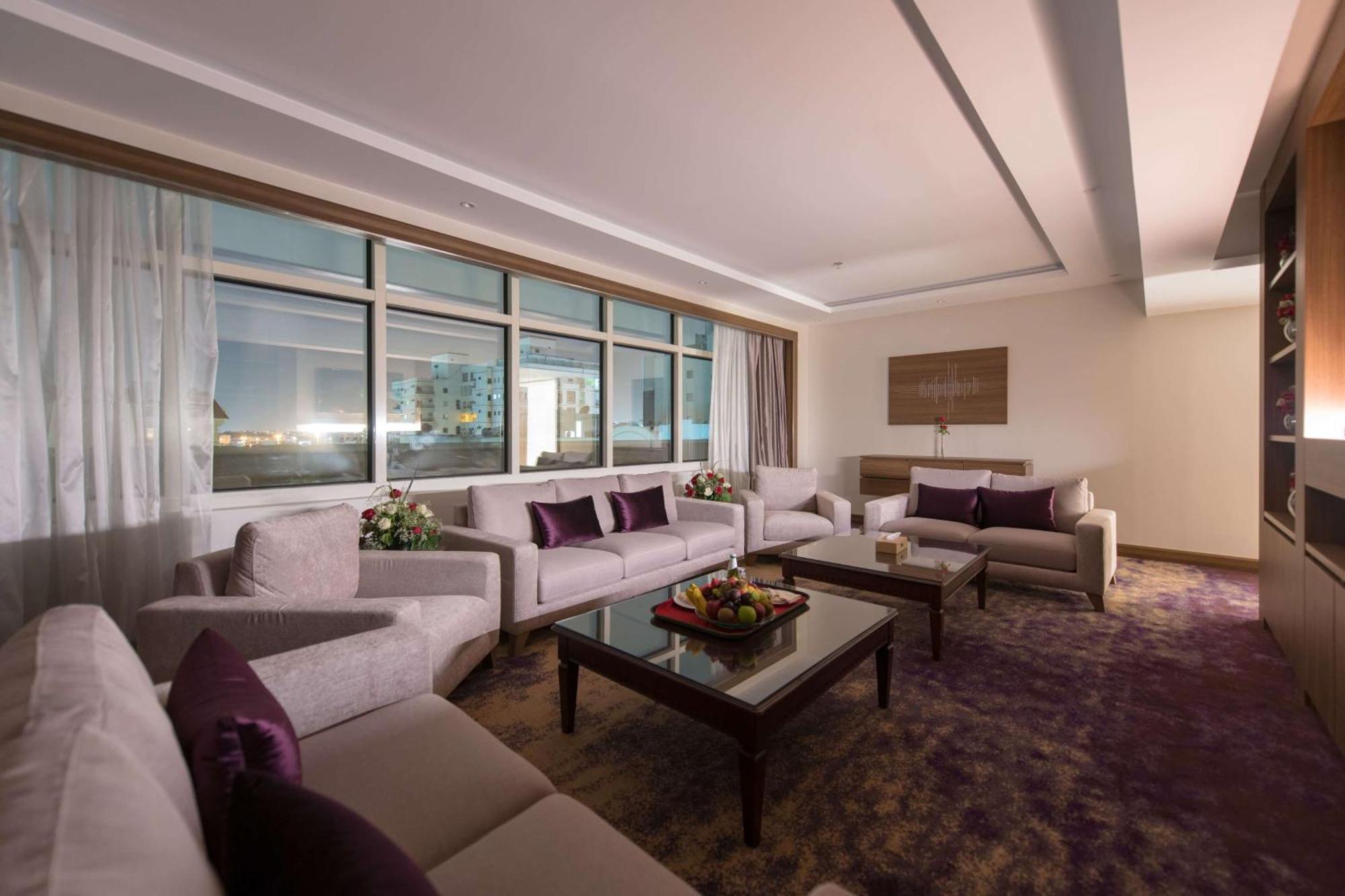 Hotel Ramada By Wyndham Continental Djeddah