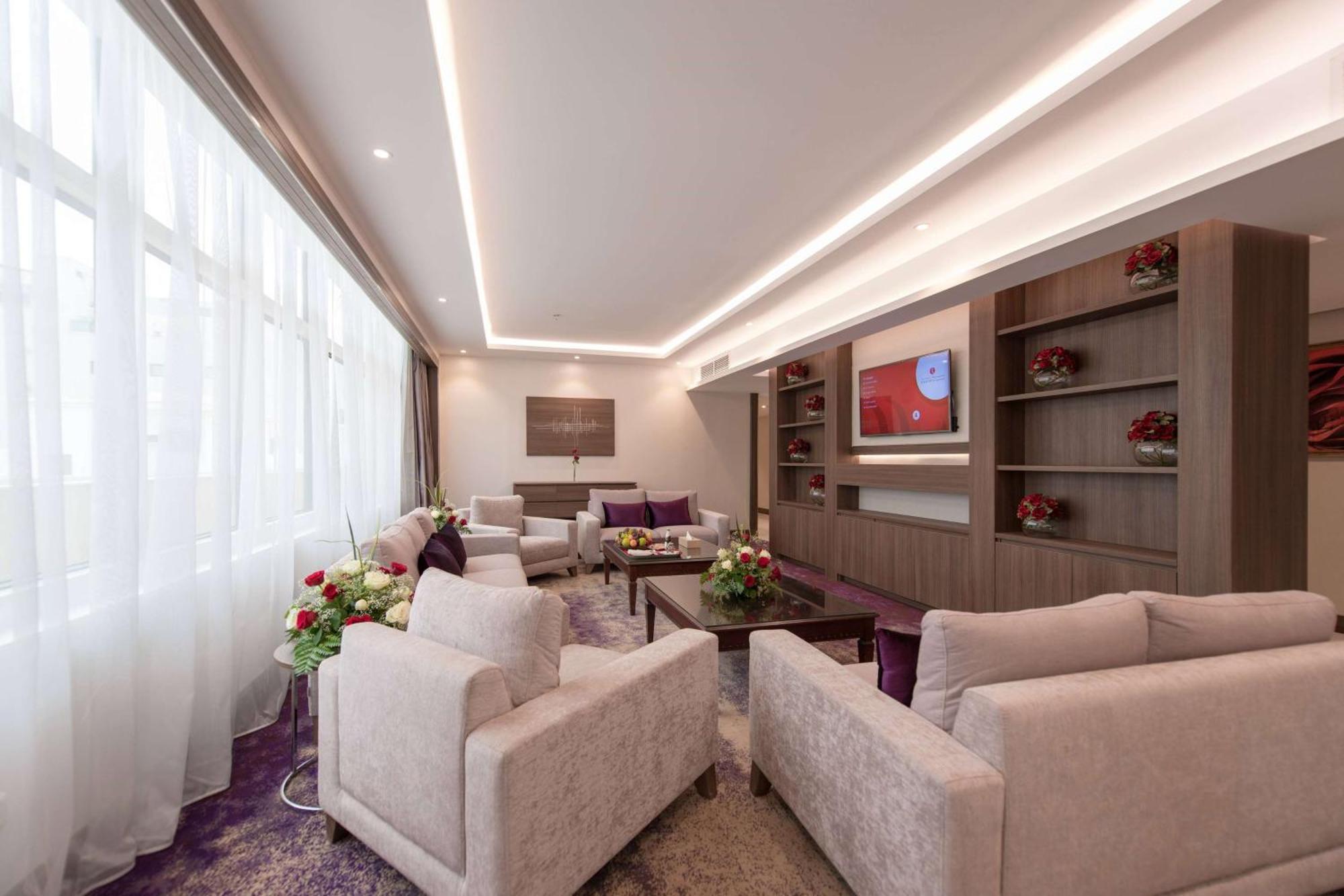 Ramada By Wyndham Continental Hotel 3*