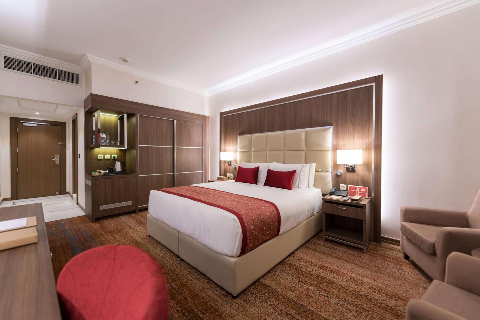 Ramada By Wyndham Continental Hotel Djeddah