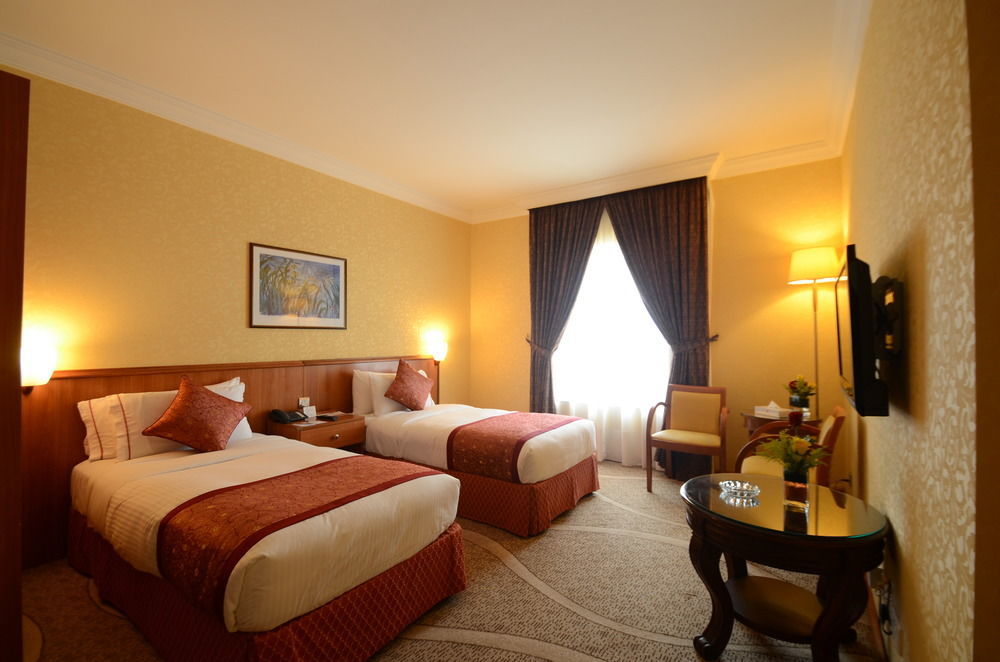 Ramada By Wyndham Continental Hotel 3*